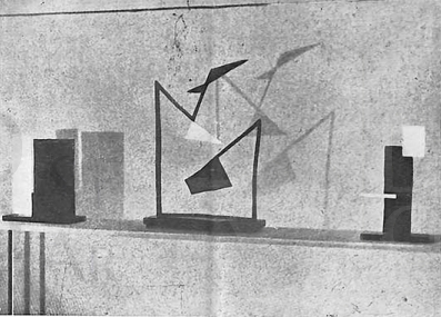 Immagine 1-932212 Allestimento della mostra di Lucio Fontana alla Galleria Il Milione di Milano