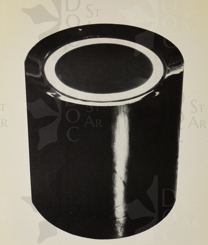 Immagine 1-822613 Light on black cylinder